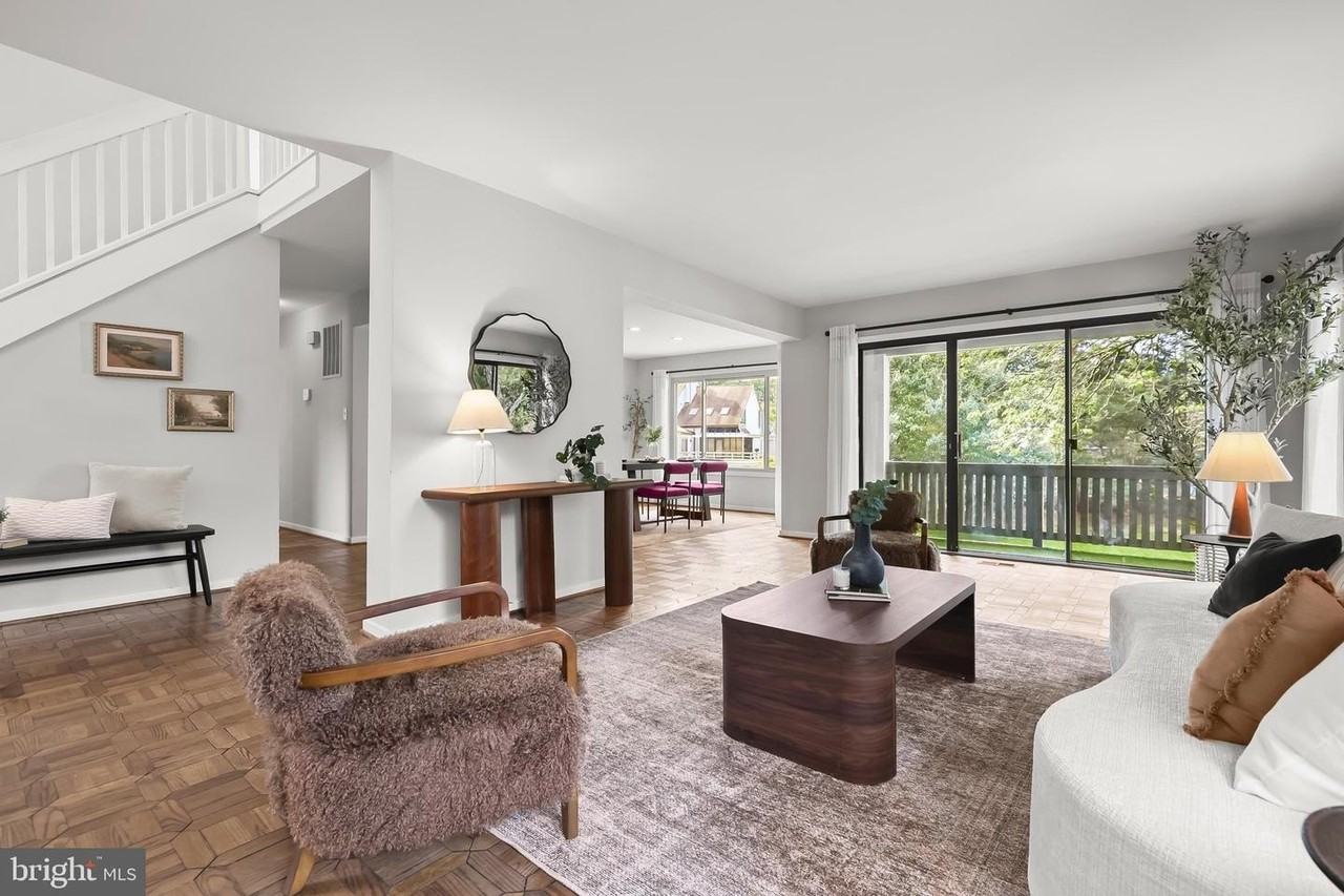 5 Whitebridge Ct - Photo 7 of 50