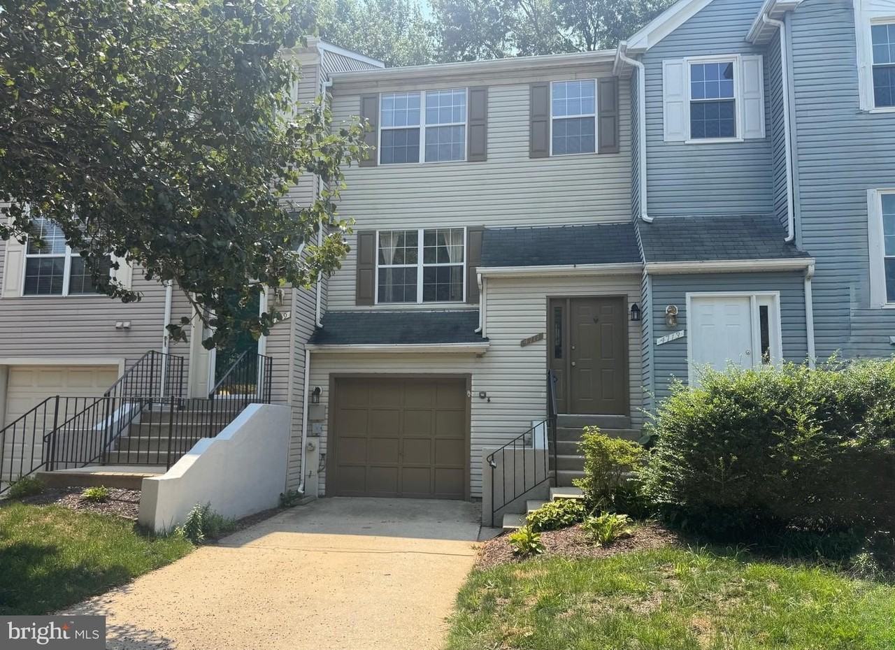 4711 Leyden Way - Photo 2 of 36