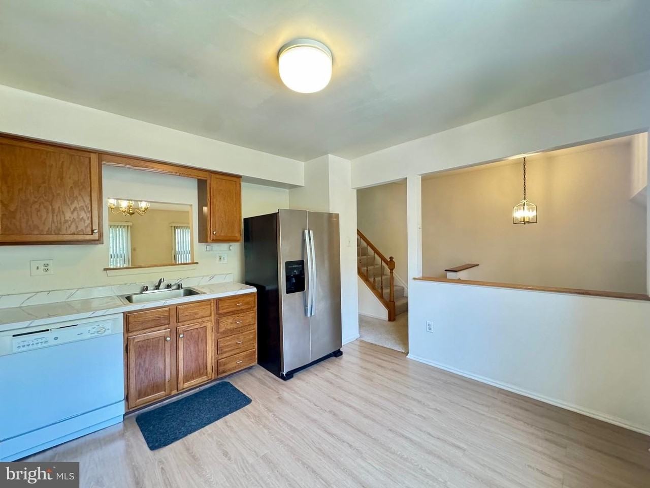 4711 Leyden Way - Photo 5 of 40