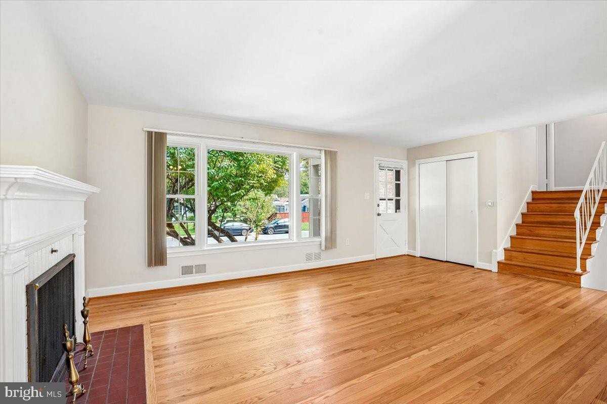 5006 Benton Ave - Photo 4 of 40