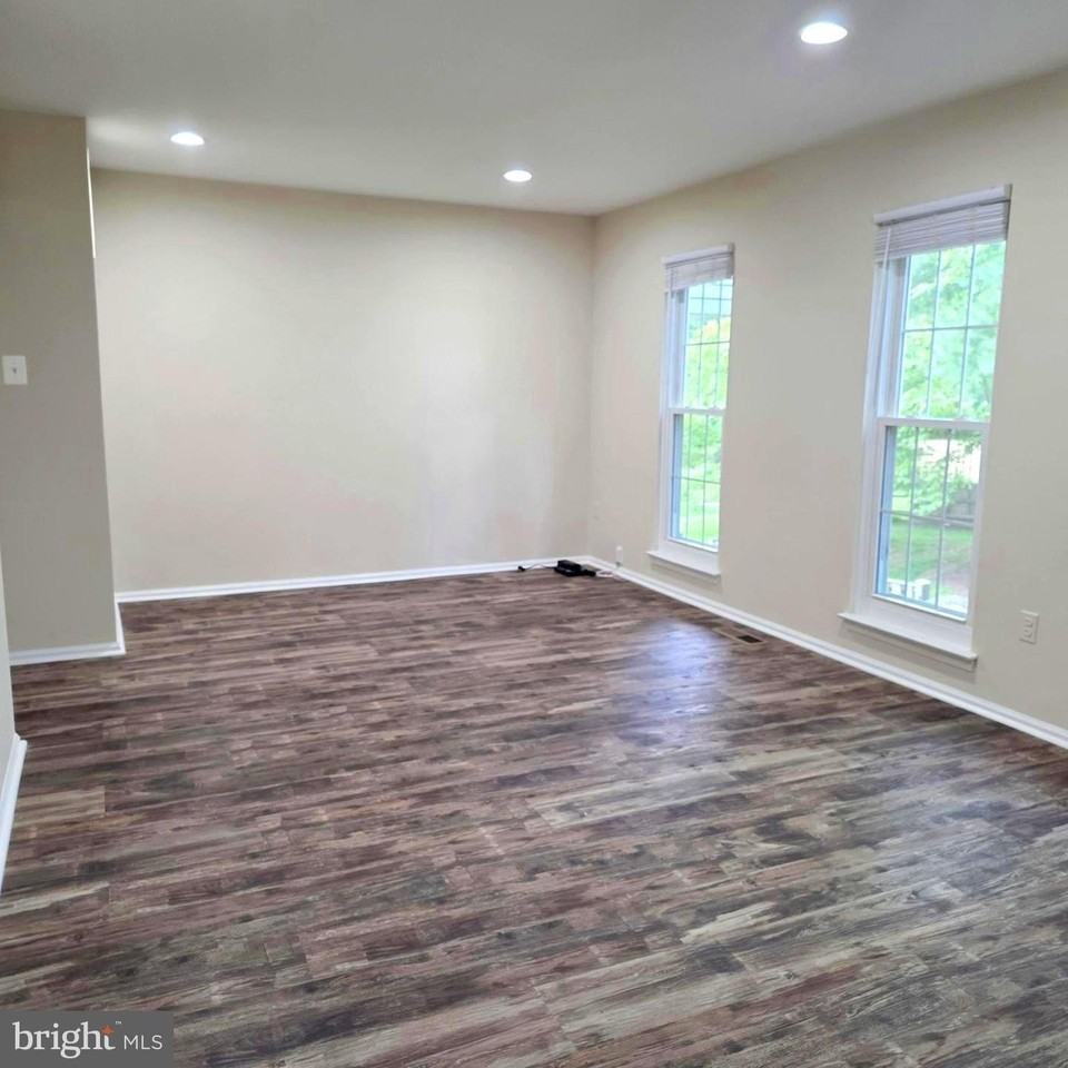 17325 Sandy Knoll Dr - Photo 3 of 23