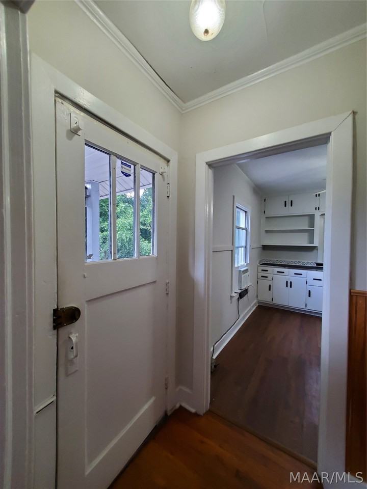 227B Doster St - Photo 4 of 18