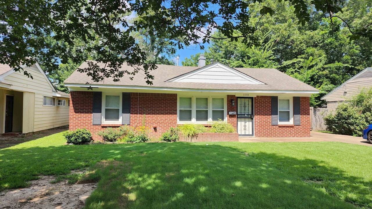 1355 Dearing Rd - Photo 3 of 21
