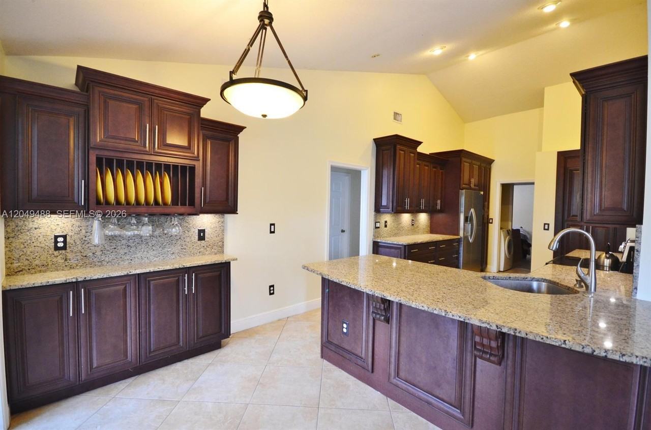17569 89th Pl N - Photo 3 of 8