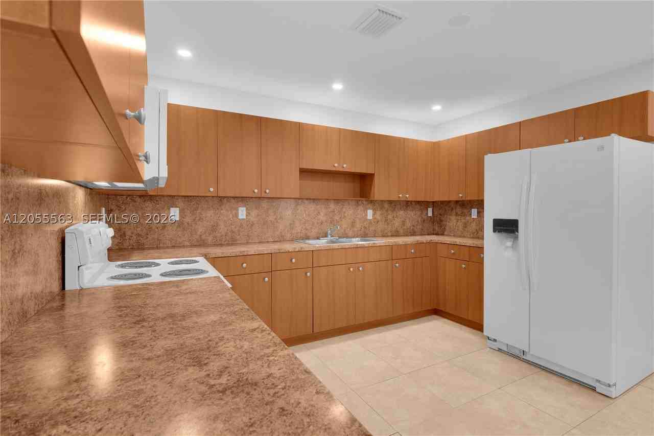 1451 Nw 51st Ter #1451 - Photo 6 of 20