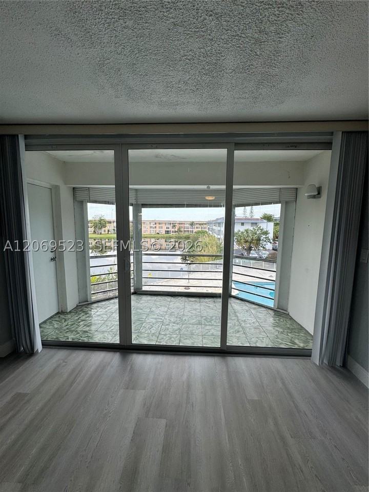 1398 Ne 191st St #C305 - Photo 5 of 26