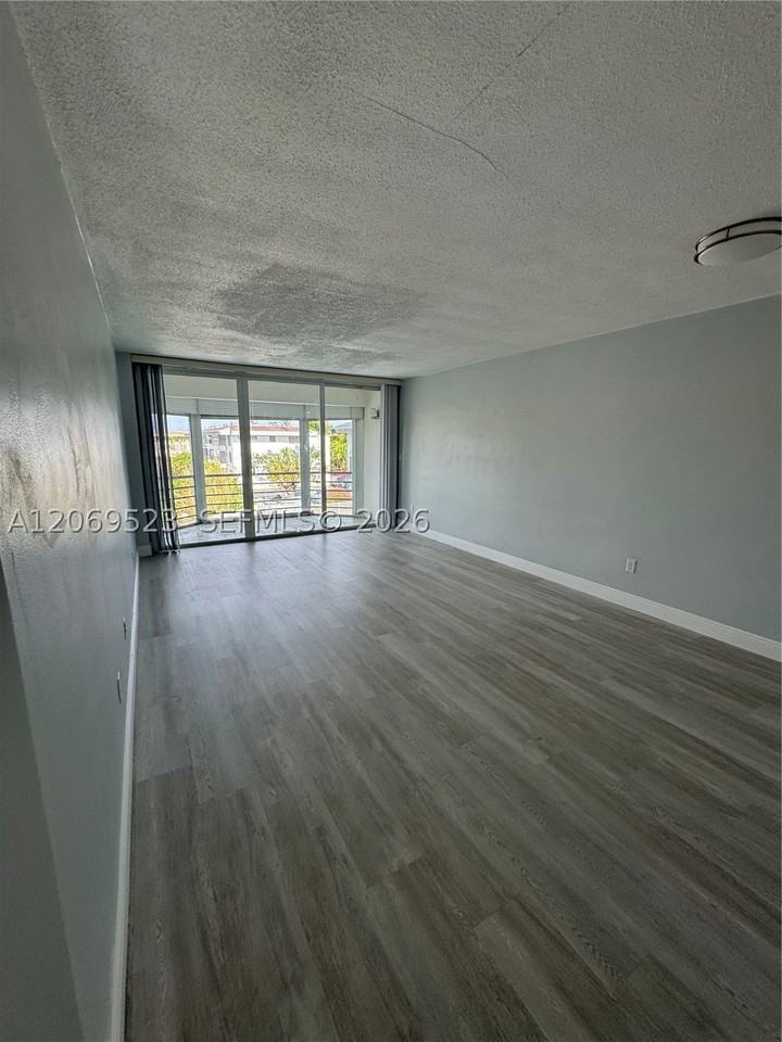 1398 Ne 191st St #C305 - Photo 6 of 26