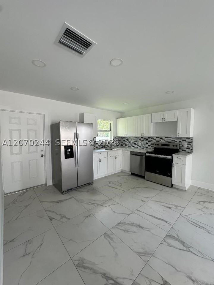 12230 Sw 219th St #0 - Photo 6 of 15