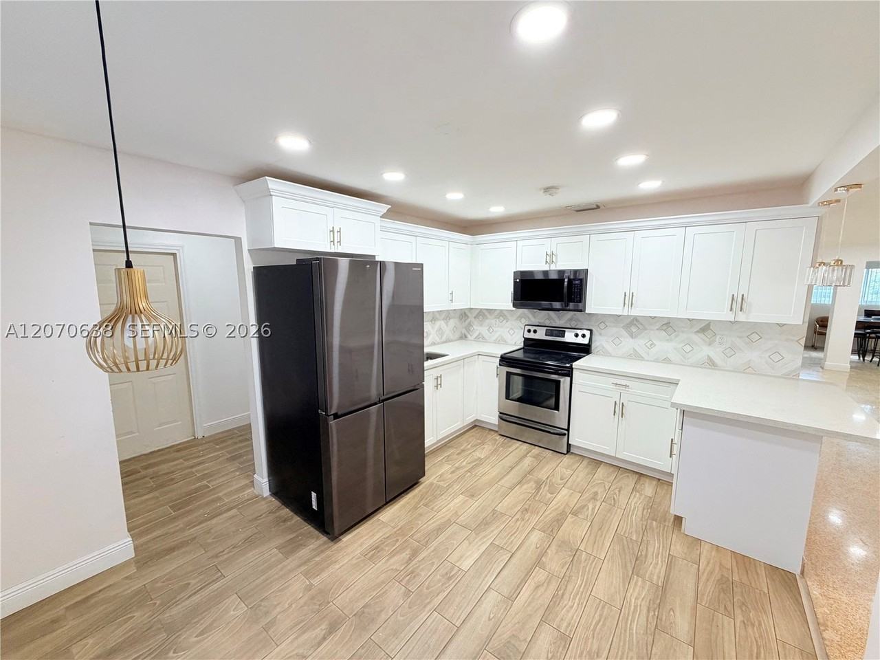 18711 Nw 24th Ave - Photo 3 of 20
