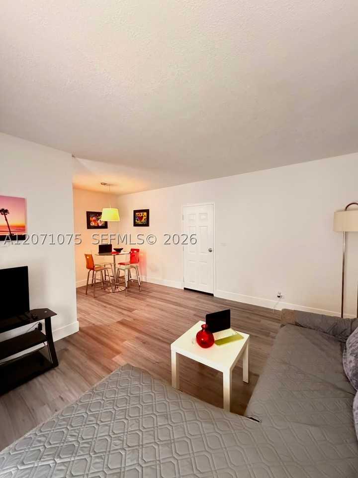 7334 Harding Ave #6 - Photo 7 of 17