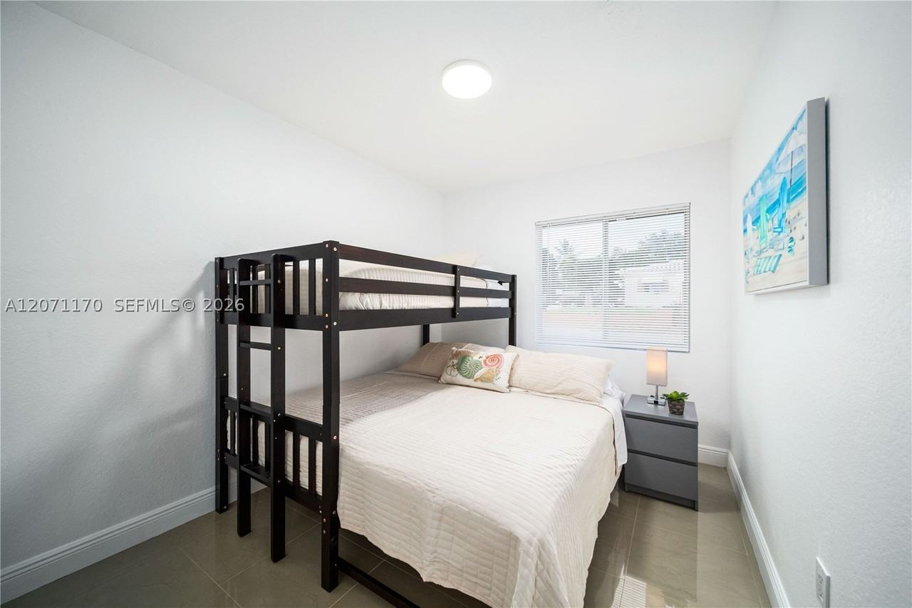 1250 Ne 110th St #1250 - Photo 5 of 22