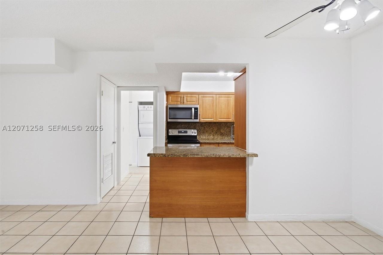 810 Sw 129th Pl #209 - Photo 2 of 30