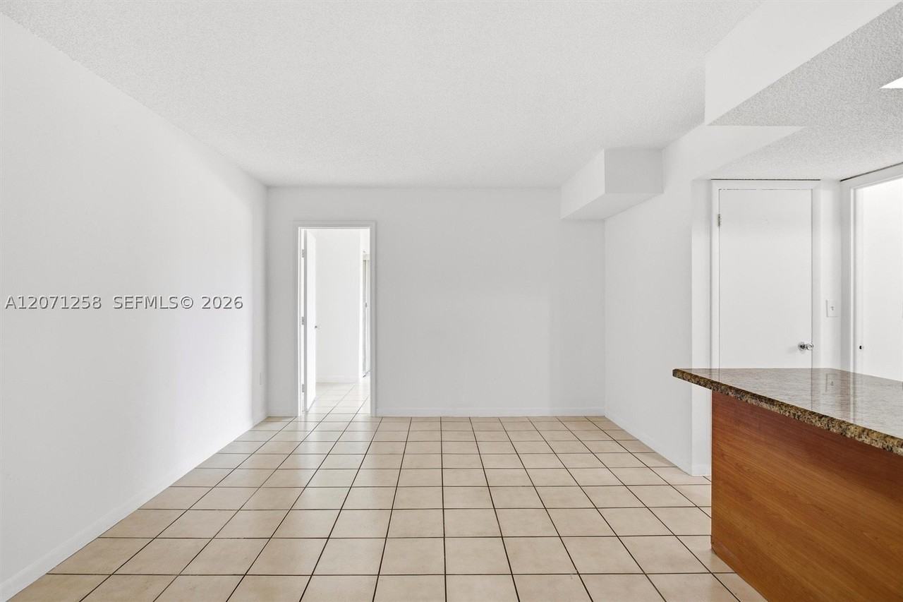 810 Sw 129th Pl #209 - Photo 3 of 30