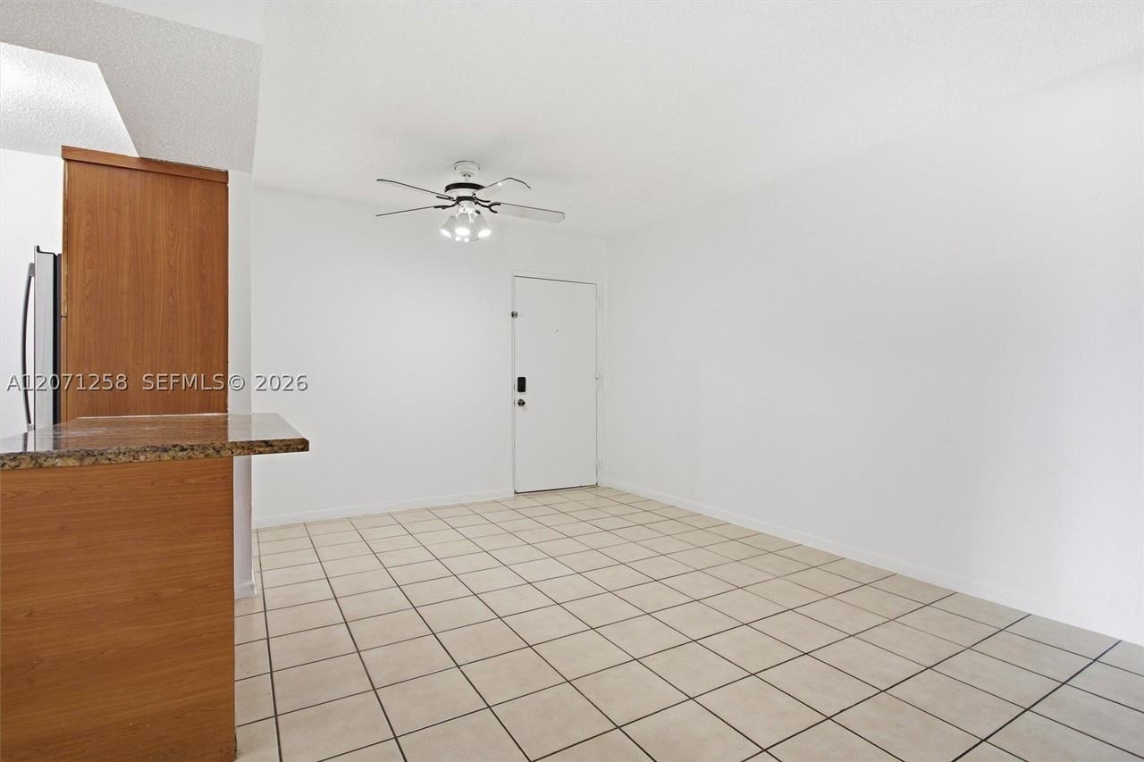 810 Sw 129th Pl #209 - Photo 4 of 30