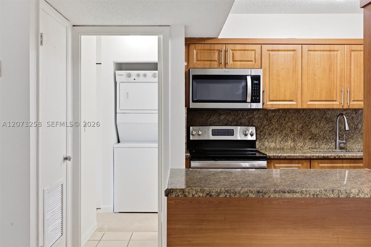 810 Sw 129th Pl #209 - Photo 7 of 30