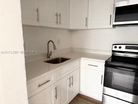 401 Se 10th St #REAR - Photo 1 of 1