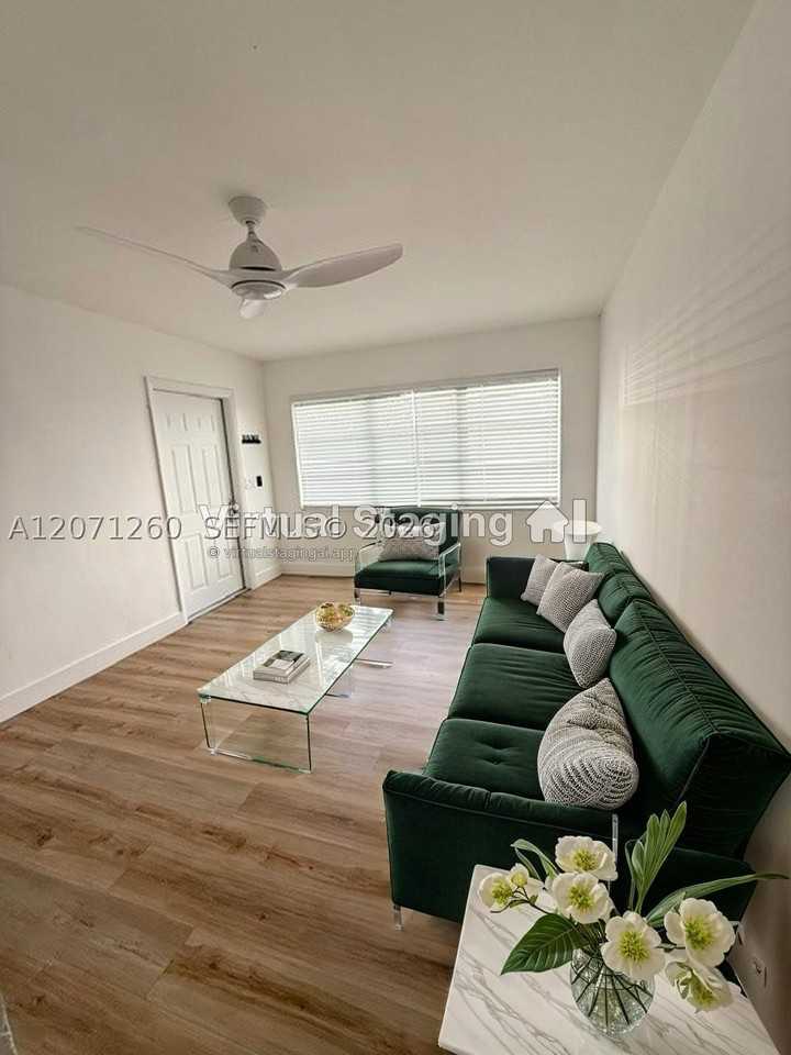 401 Se 10th St #REAR - Photo 4 of 9