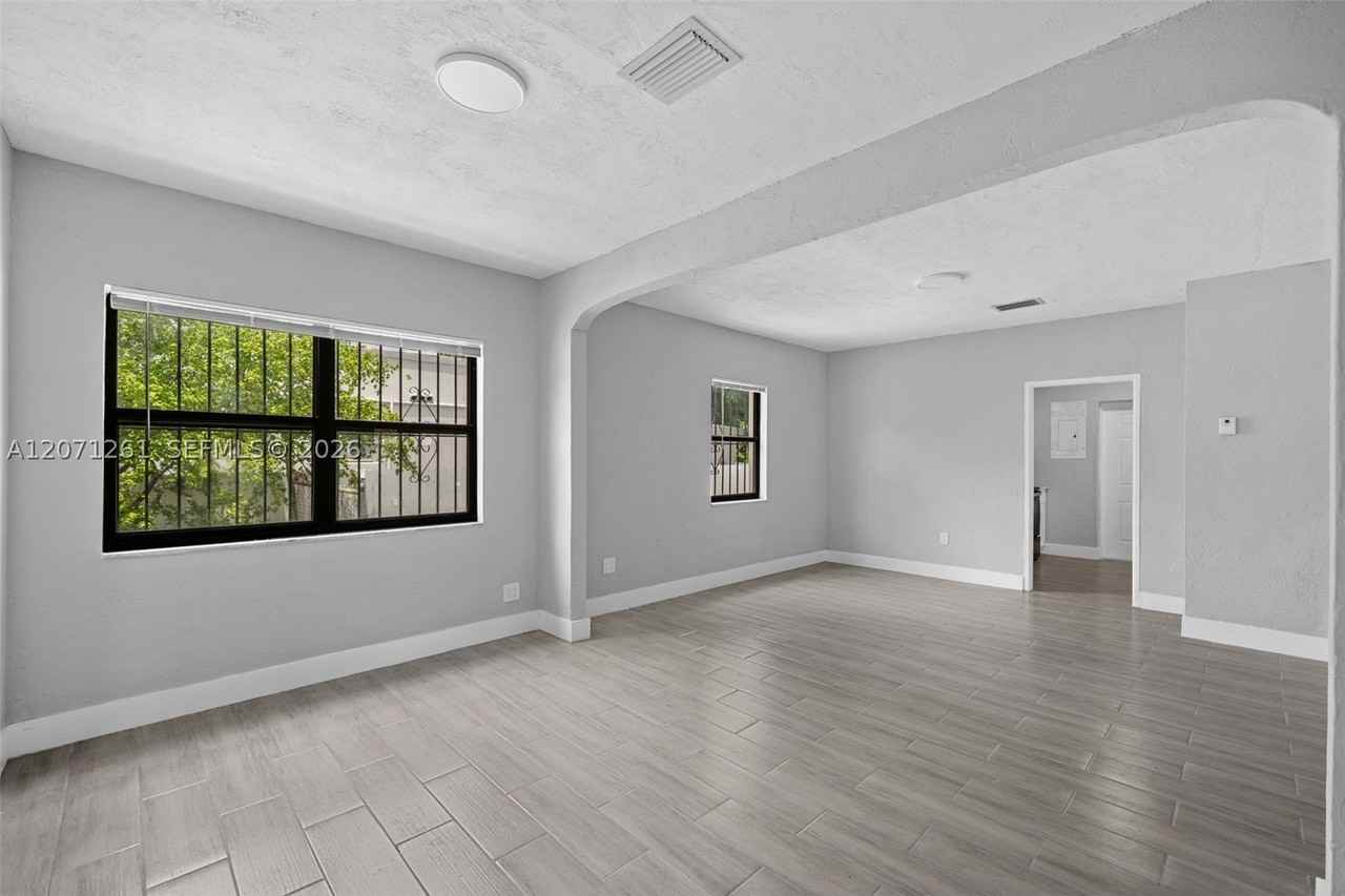 1227 Nw 27th St #1227 - Photo 5 of 30