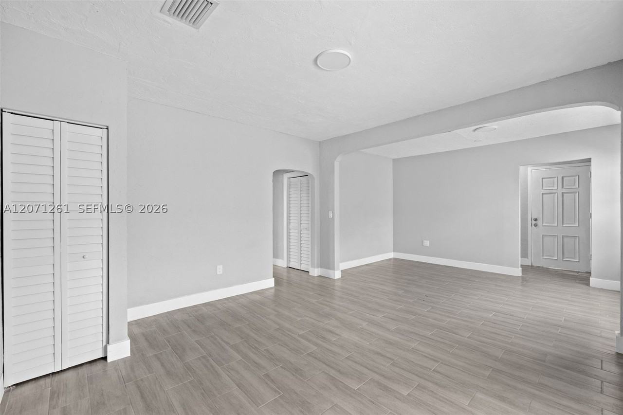 1227 Nw 27th St #1227 - Photo 6 of 30