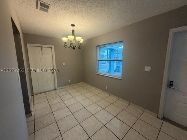 2571 Nw 5th St - Photo 5 of 19