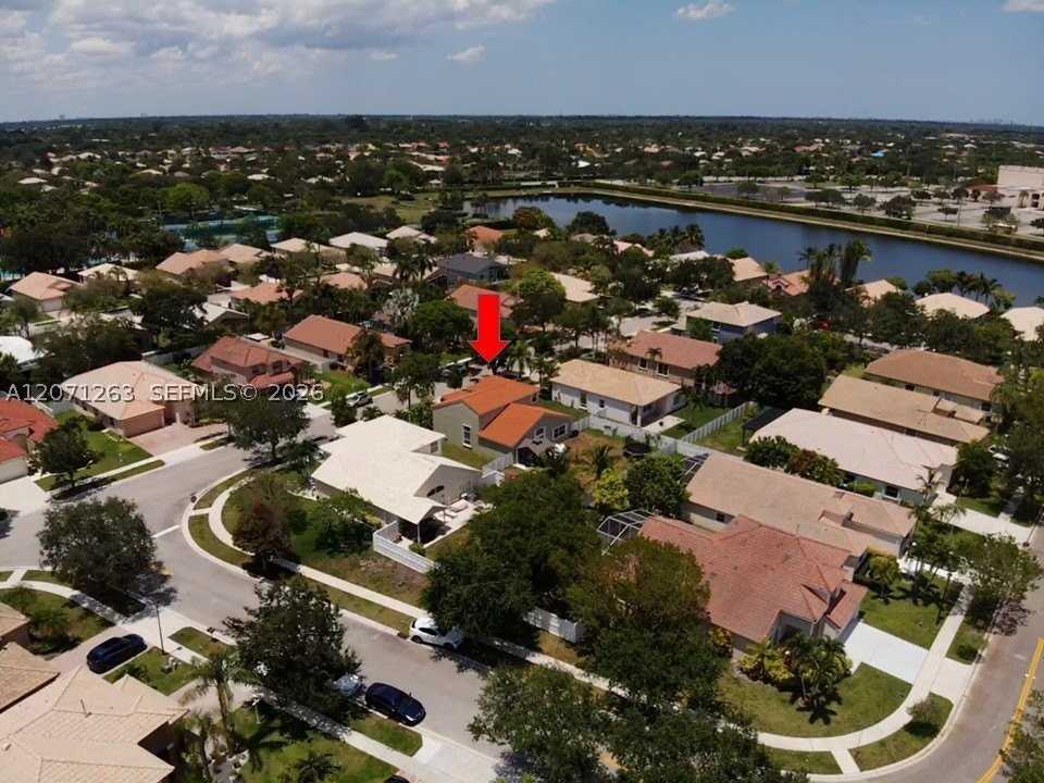 13274 Nw 15th Ct - Photo 5 of 33