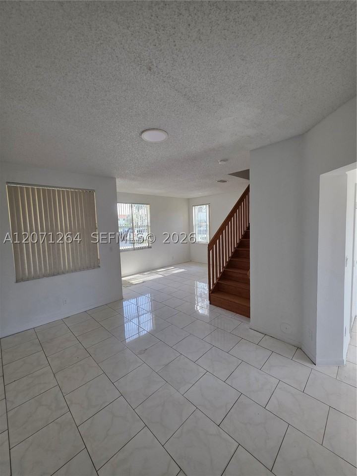 21250 Ne 8th Pl #1 - Photo 6 of 28