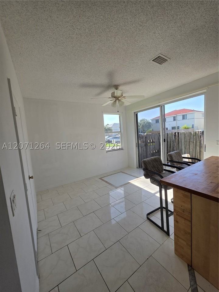 21250 Ne 8th Pl #1 - Photo 7 of 28