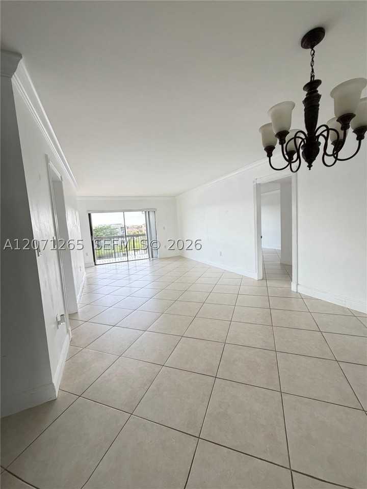 1350 Sw 122nd Ave #404