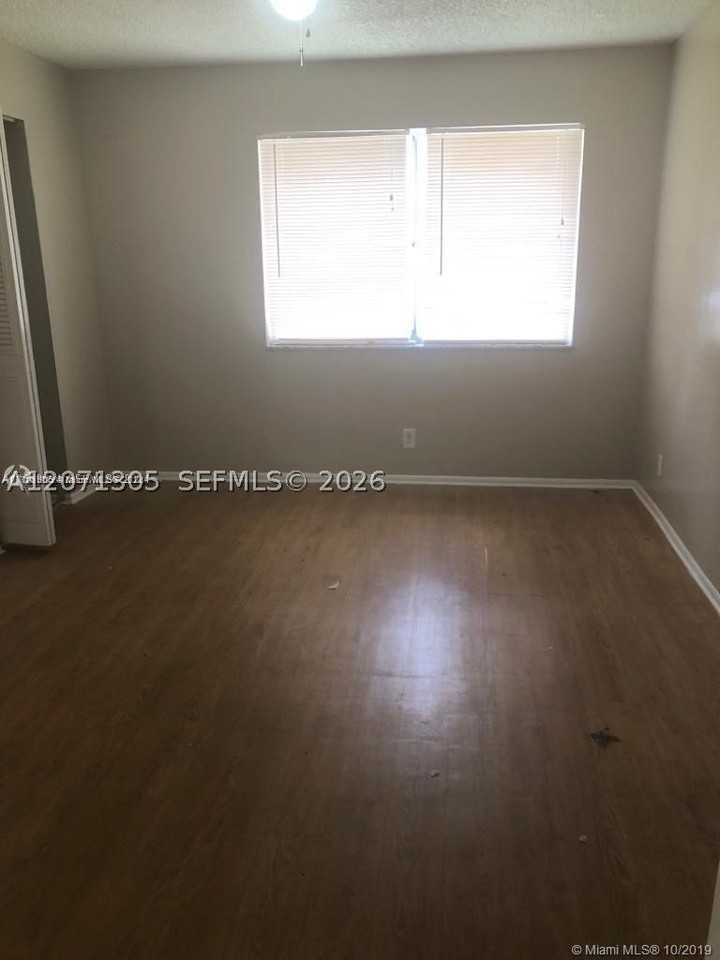 5840 Nw 21st St #42A - Photo 6 of 10