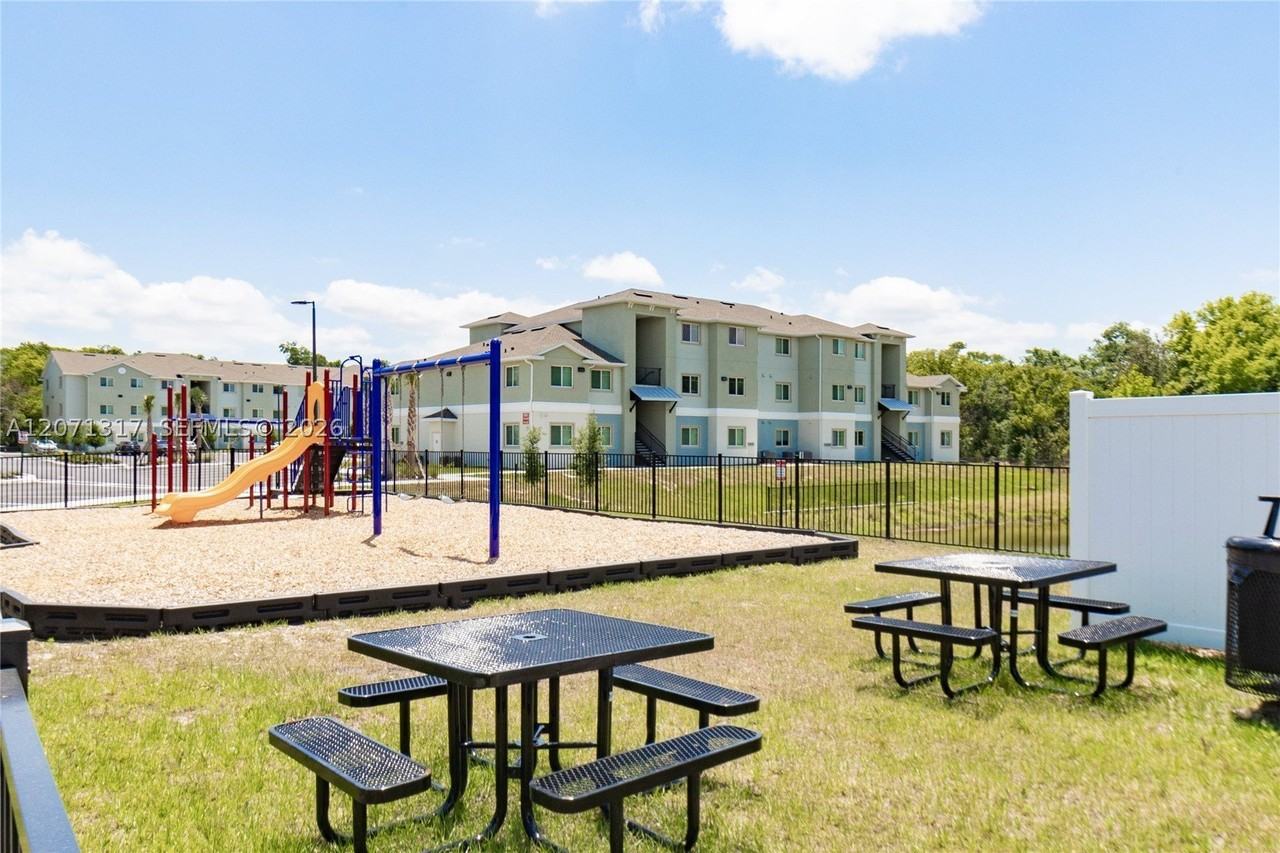 8247 Tanager Sq #301 - Photo 4 of 20
