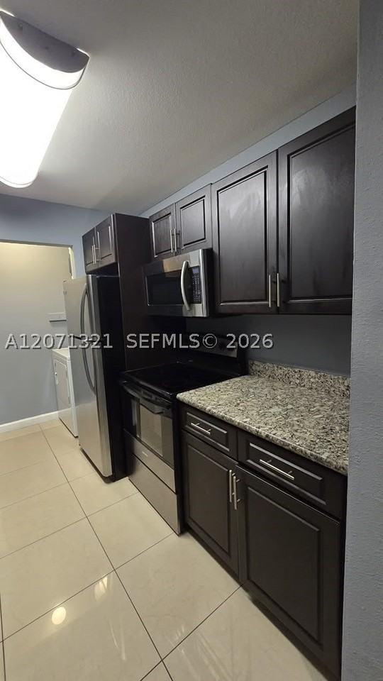 8787 Nw 39th St - Photo 4 of 20