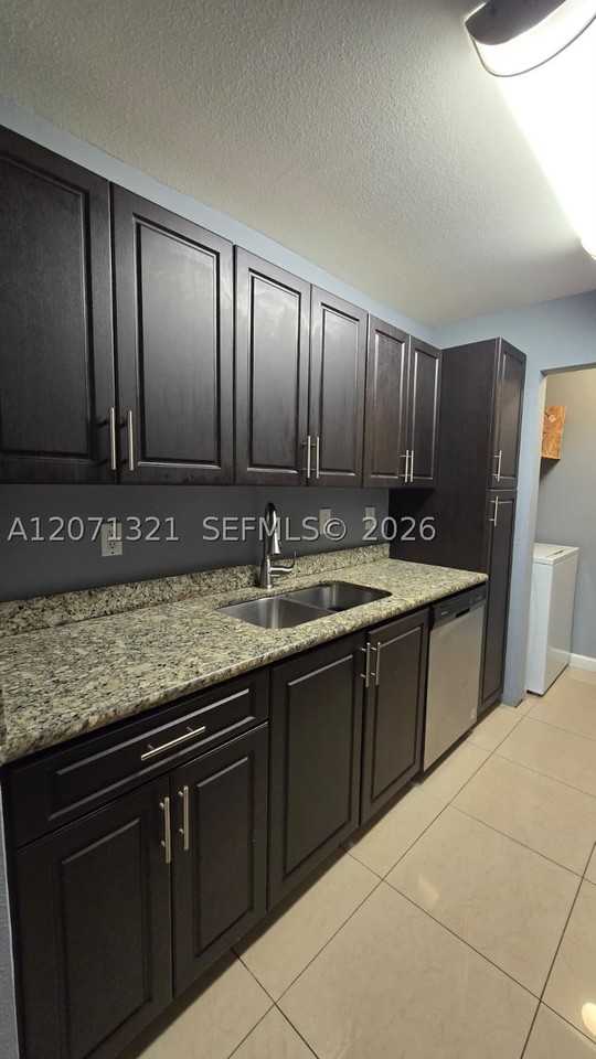 8787 Nw 39th St - Photo 5 of 20