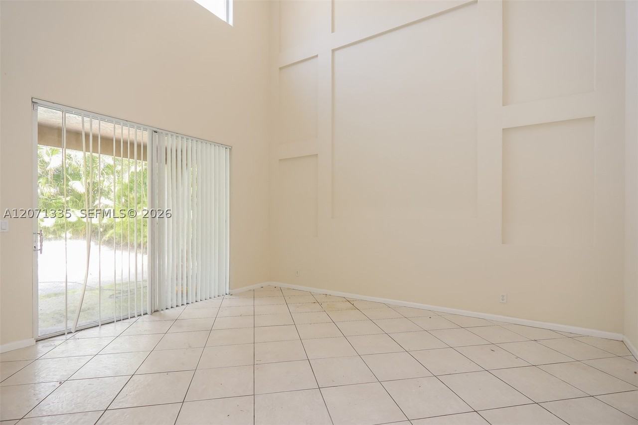 16337 Sw 15th St - Photo 2 of 15