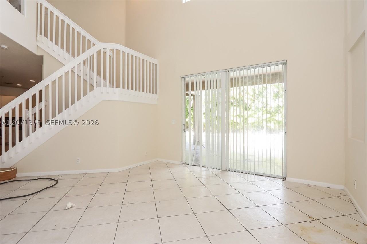 16337 Sw 15th St - Photo 3 of 15
