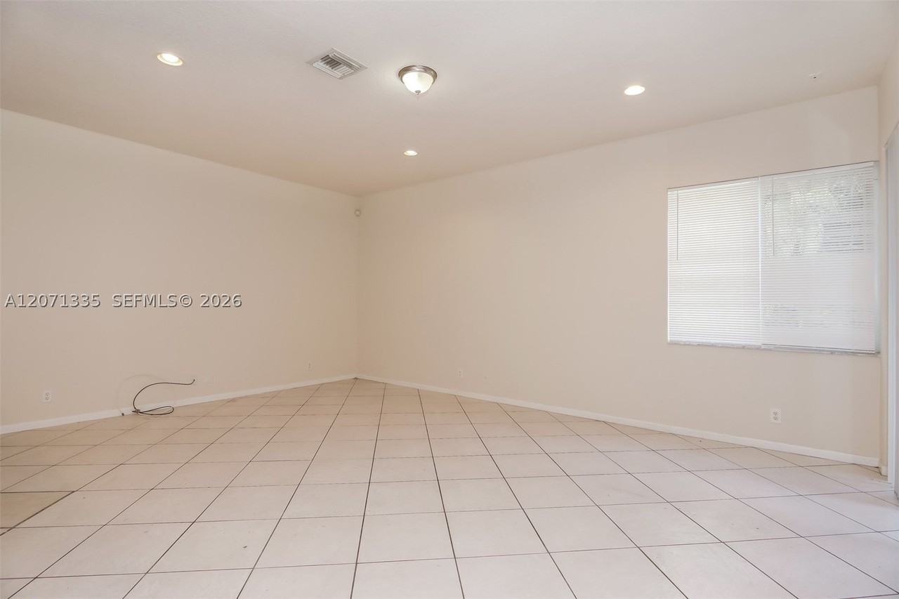 16337 Sw 15th St - Photo 4 of 15