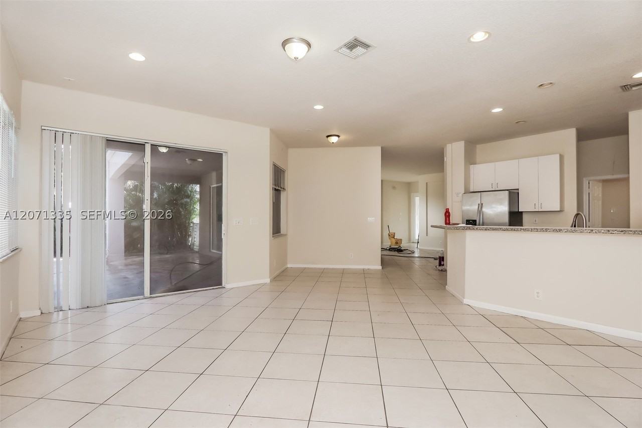 16337 Sw 15th St - Photo 5 of 15