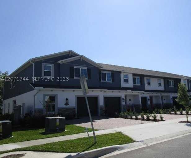 2835 Narcoossee Commons Way - Photo 2 of 49