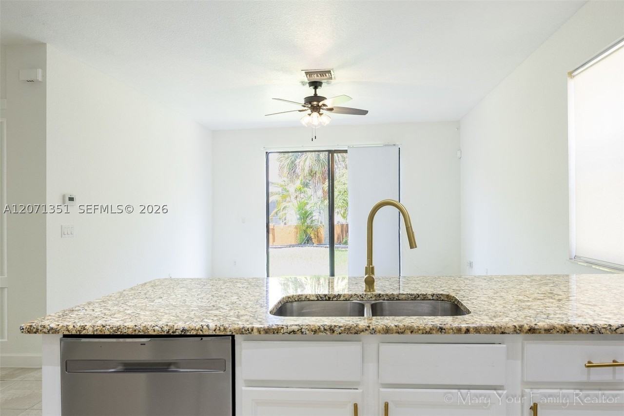 3841 Aspen Leaf Dr #0 - Photo 7 of 33