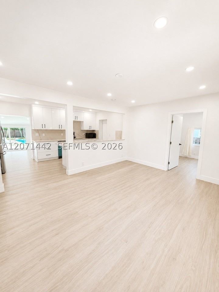 1508 Funston St - Photo 4 of 22