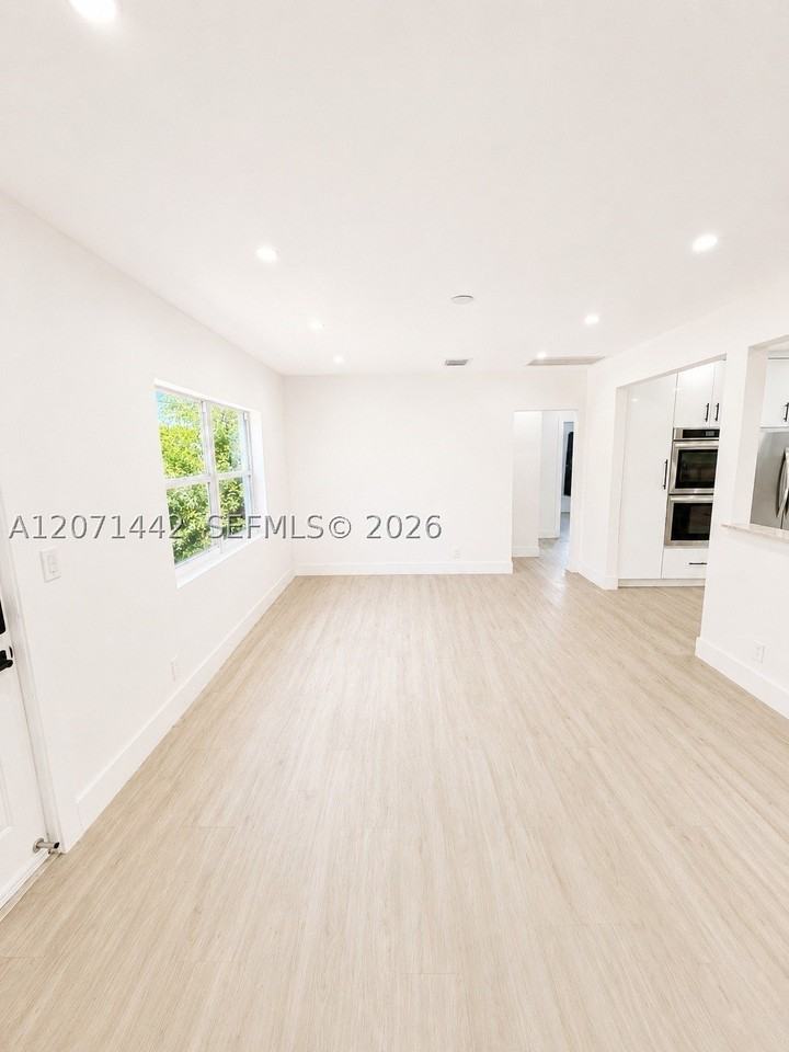 1508 Funston St - Photo 5 of 22