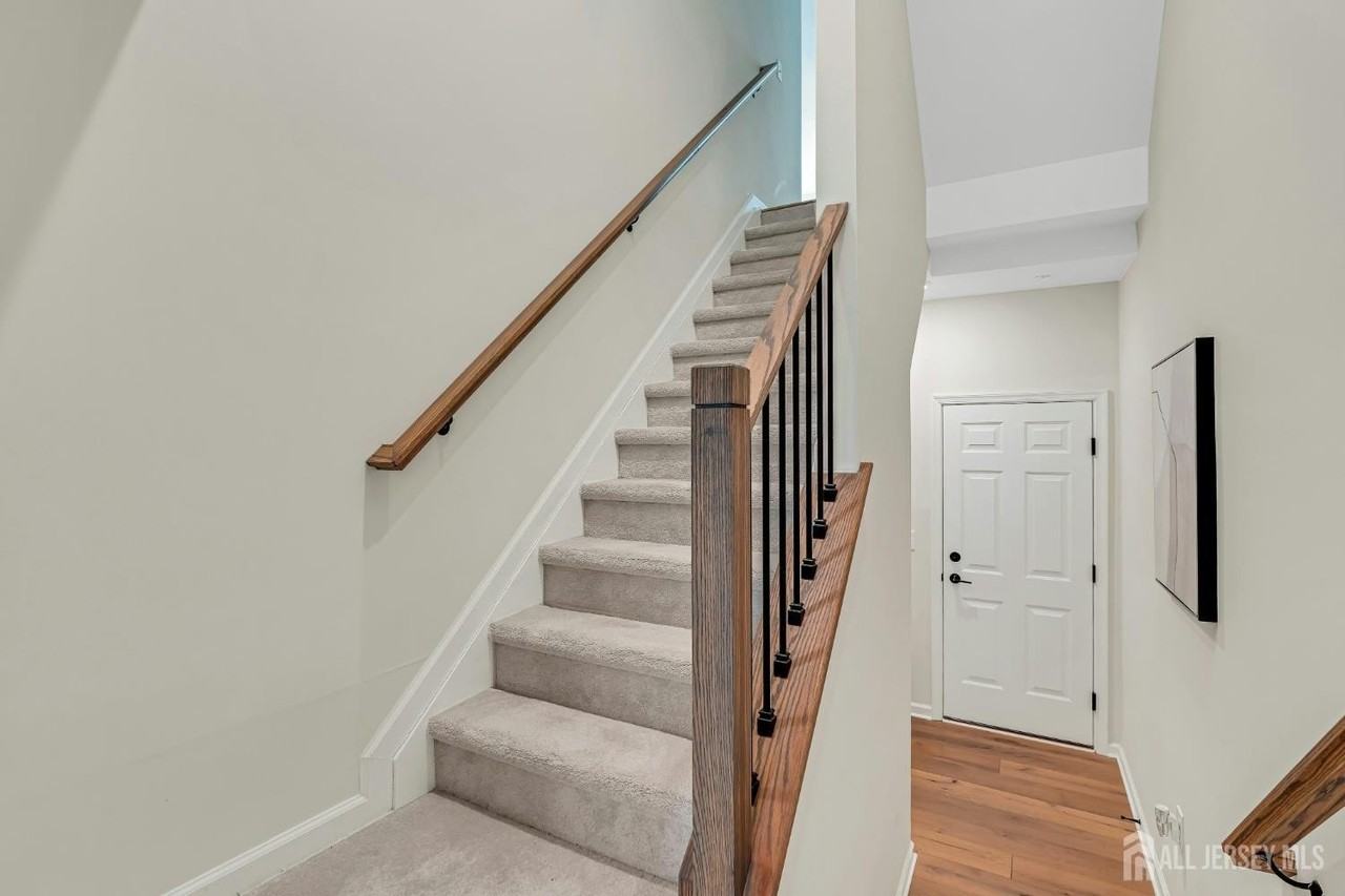 610 Sadie Cir - Photo 5 of 28