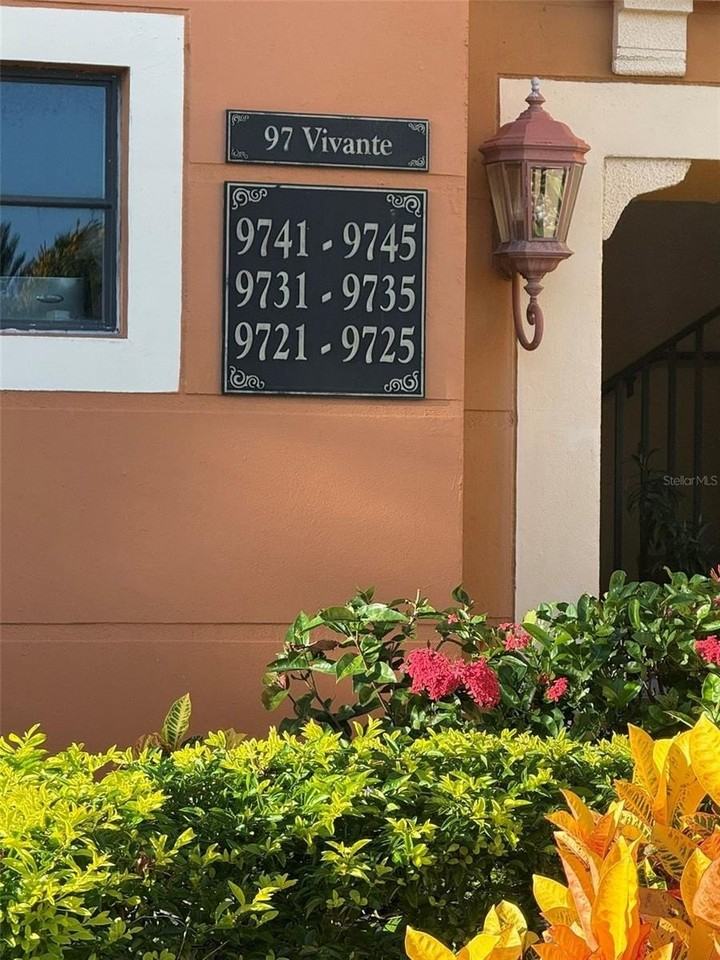 97 Vivante Blvd #404