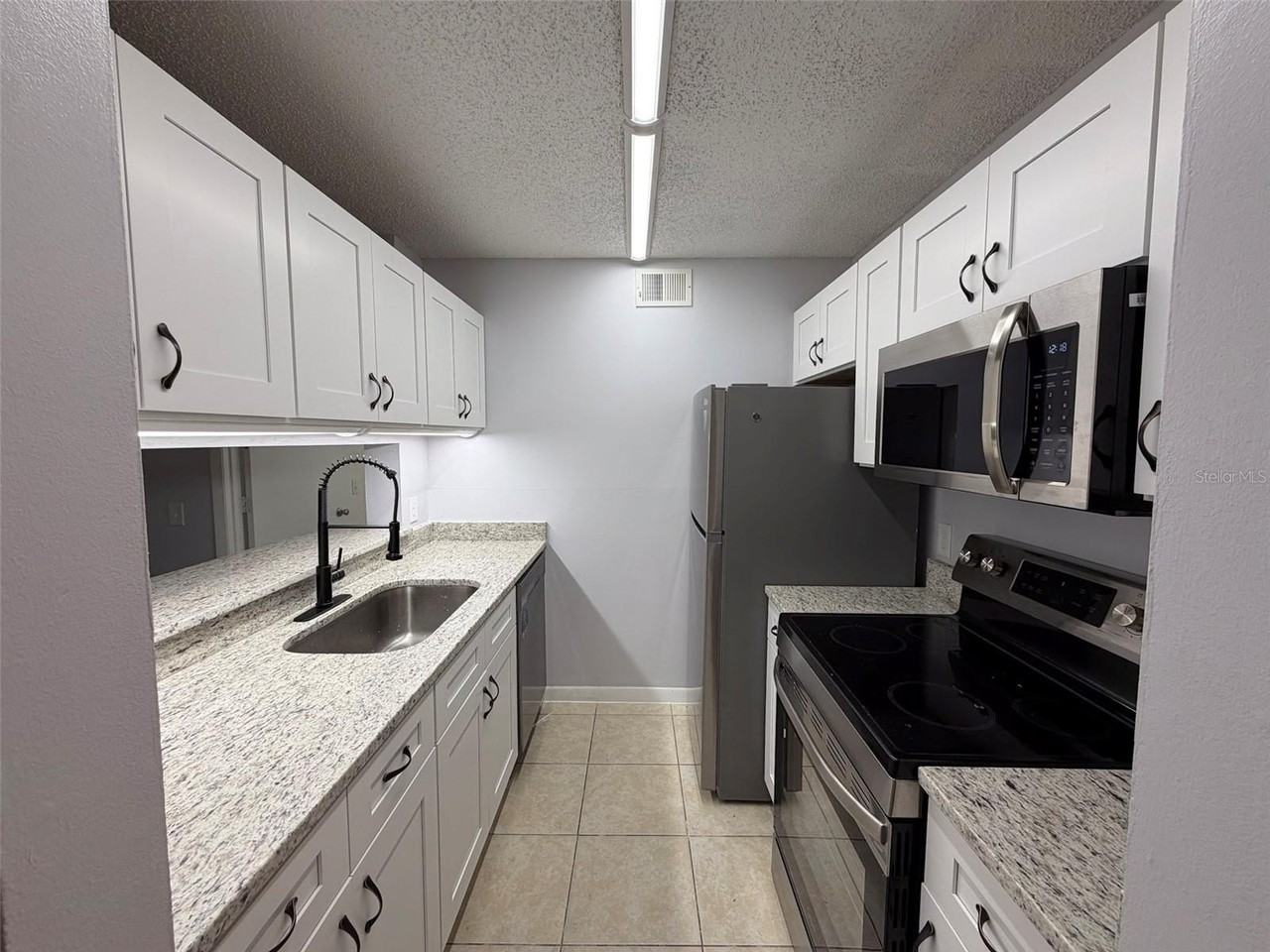 3921 Sw 34th St #301 - Photo 3 of 31