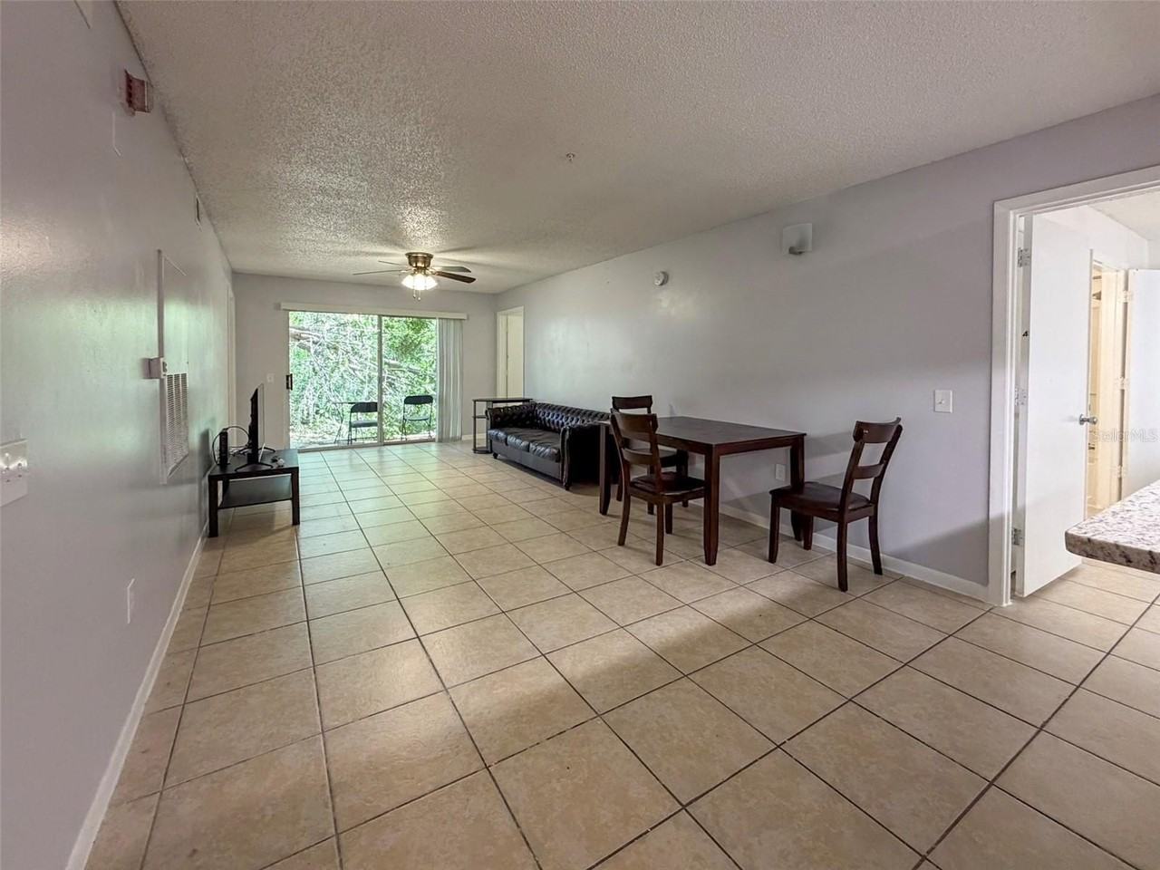 3921 Sw 34th St #301 - Photo 6 of 31
