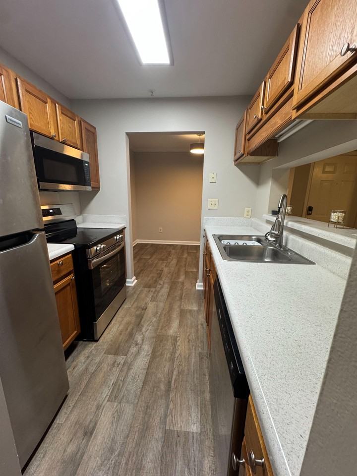 Kensington Manor Dr - Photo 2 of 6