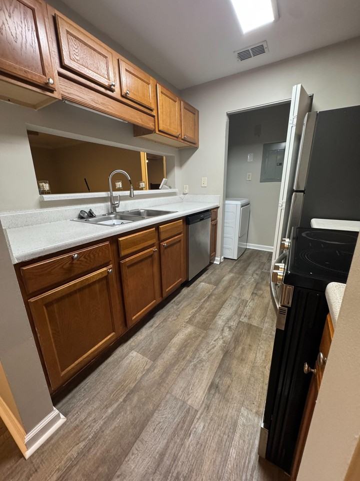 Kensington Manor Dr - Photo 3 of 6