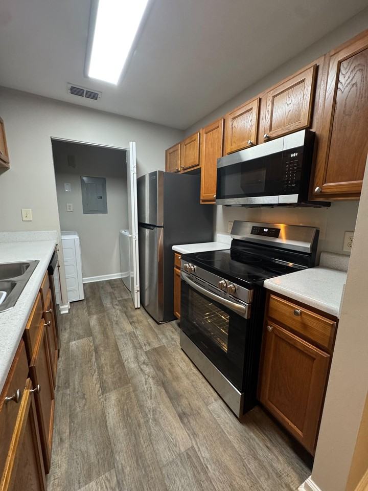 Kensington Manor Dr - Photo 4 of 6
