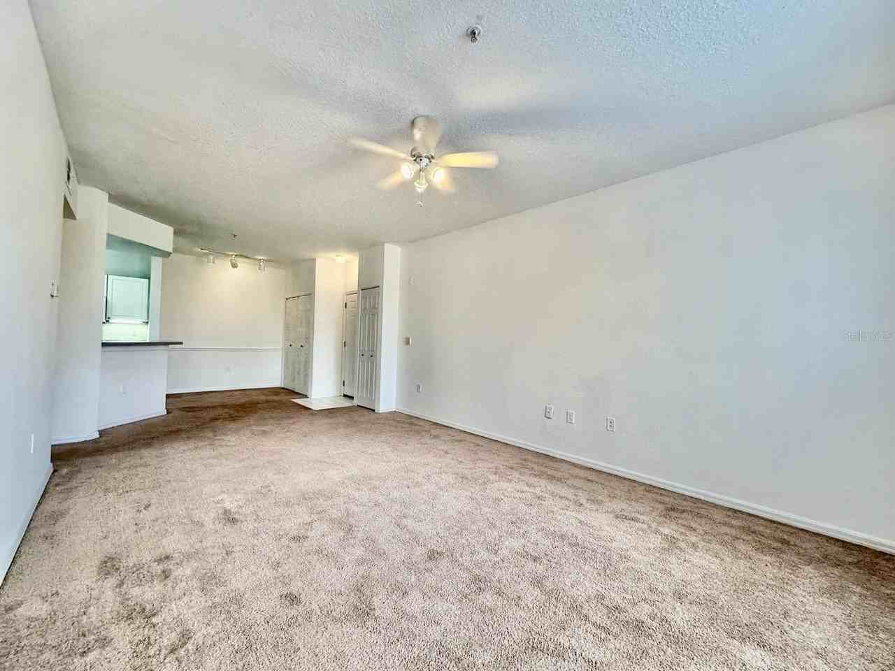 5518 Metrowest Blvd #11-205 - Photo 7 of 12
