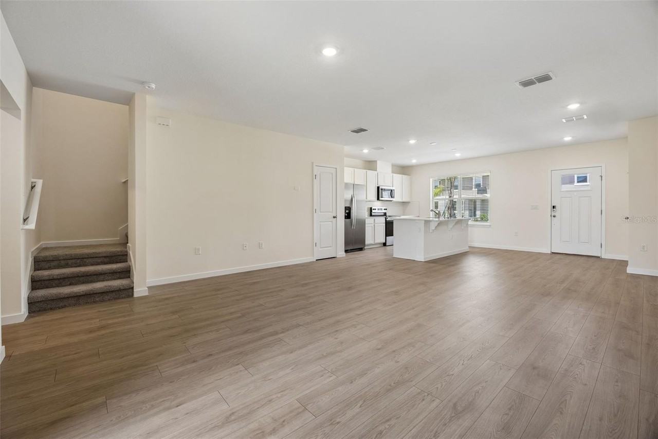 16570 Barbours Creek Way - Photo 4 of 50