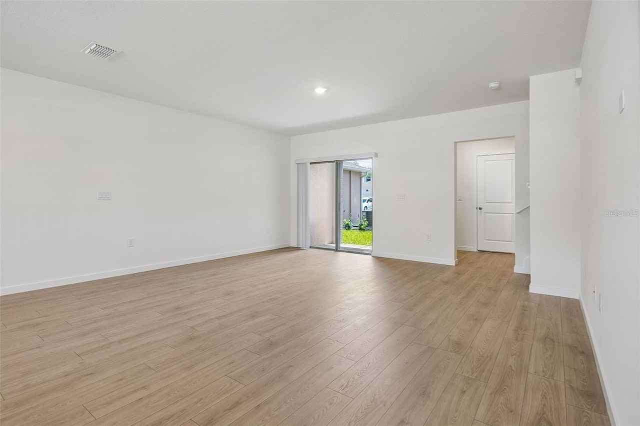 16570 Barbours Creek Way - Photo 5 of 50